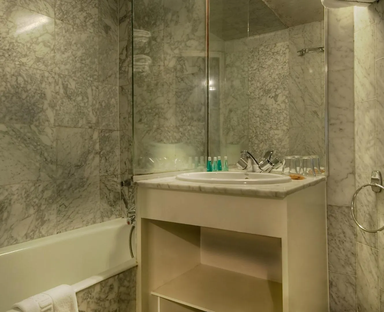 Hotel Baudelaire Opera 3*