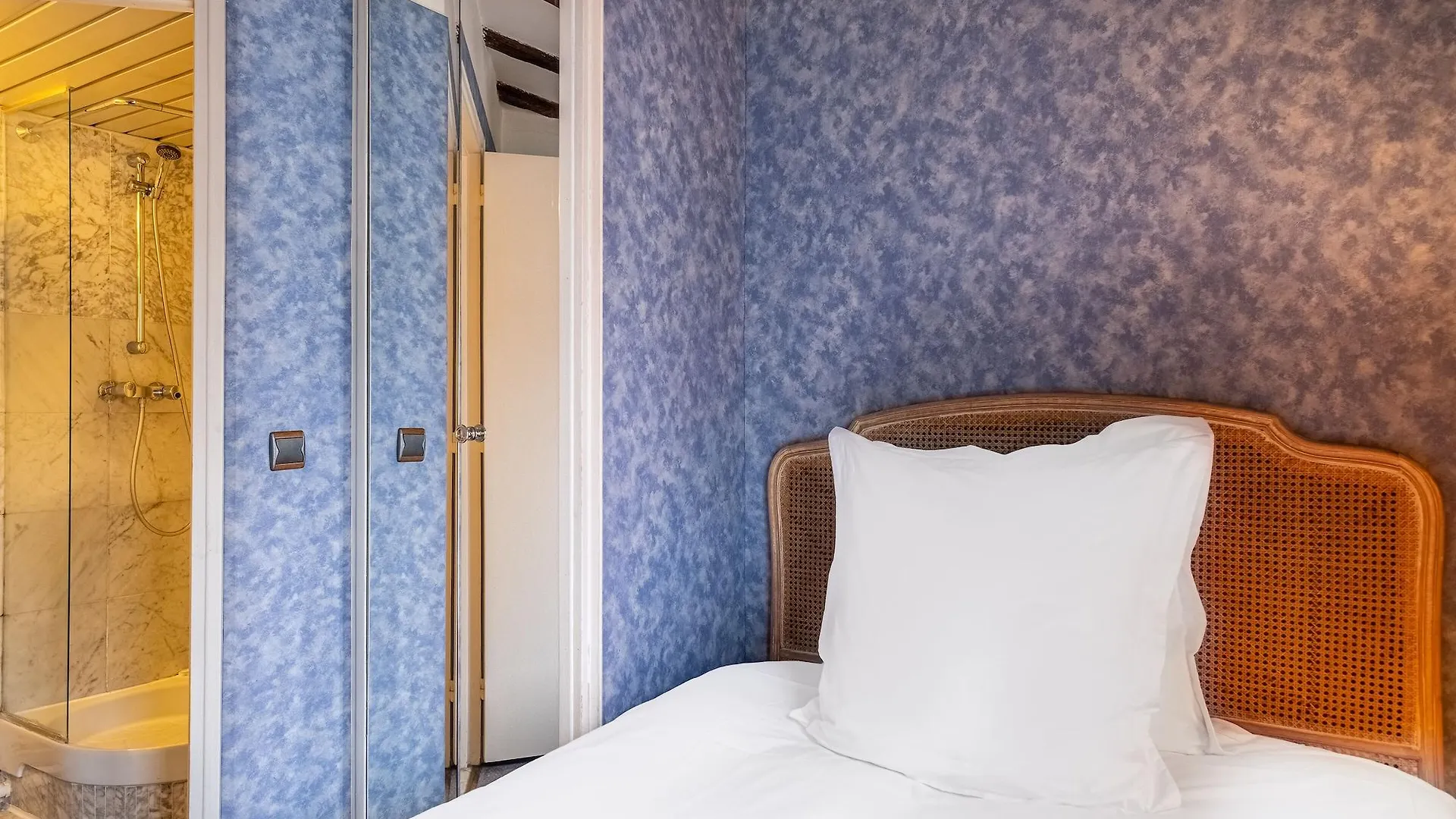 Baudelaire Opera Hotel