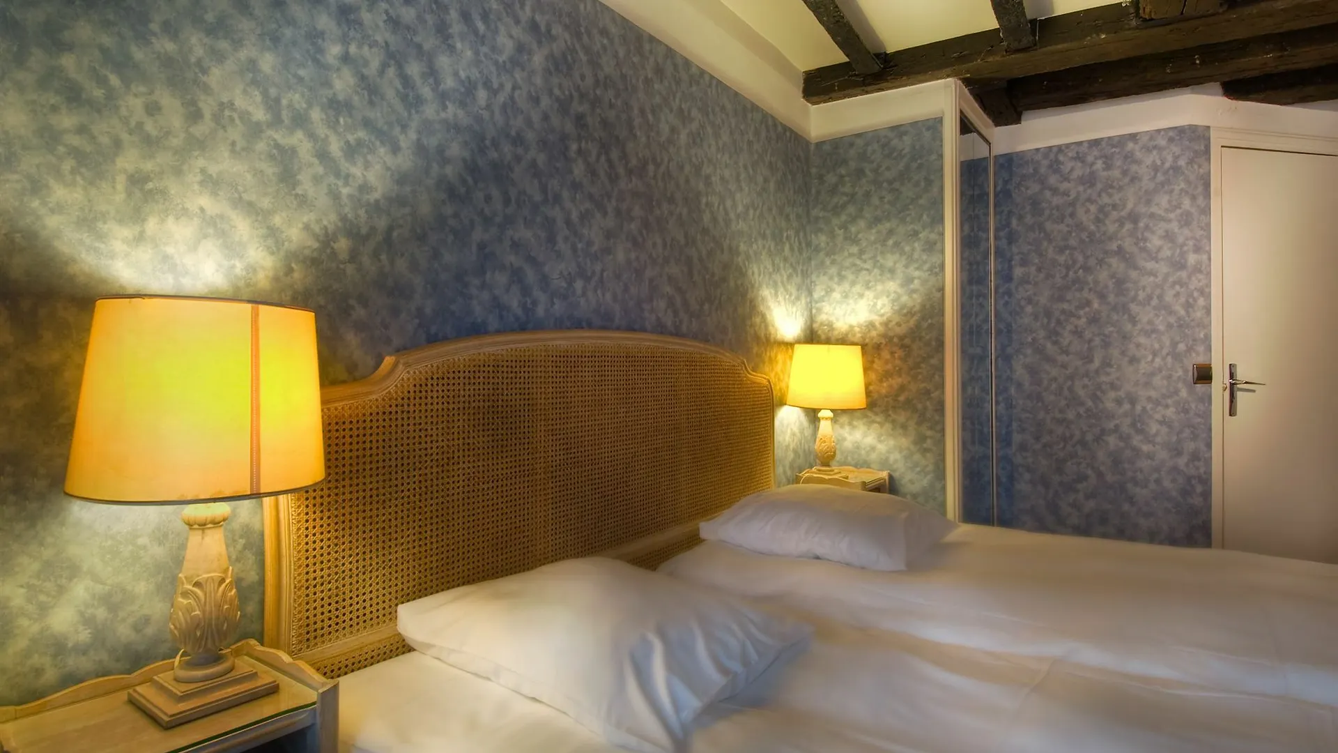 Baudelaire Opera Hotel