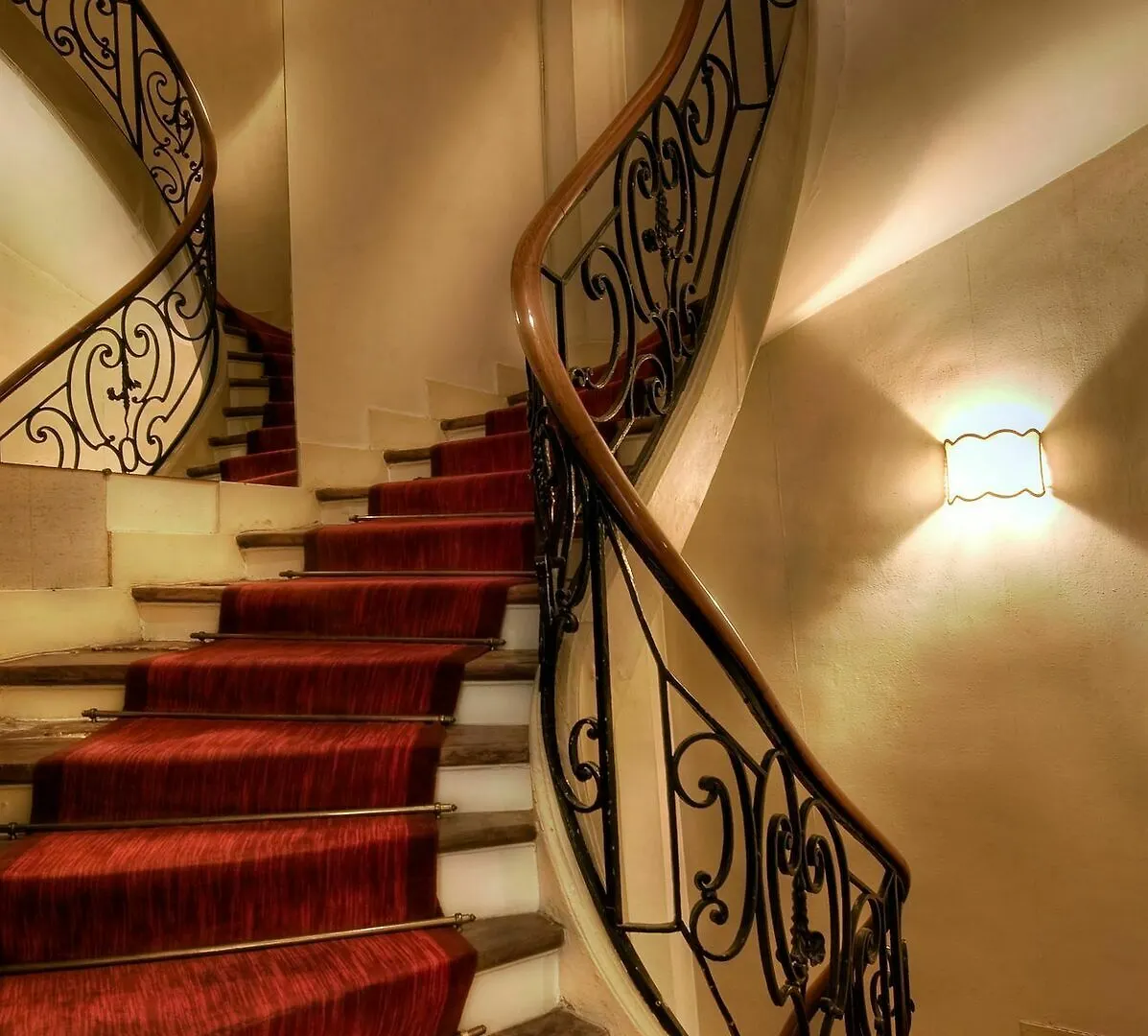 Hotel Baudelaire Opera